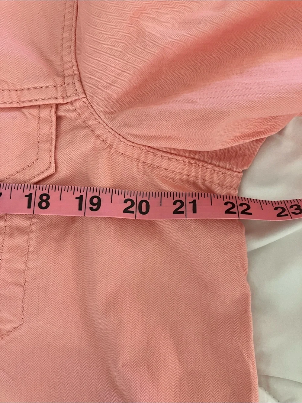 LEVI’S Vintage Fit Trucker Jacket in Coral Lightweight Denim Men’s Size M NWT - Picture 9 of 13